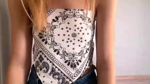 Ella online show from 11.28.25