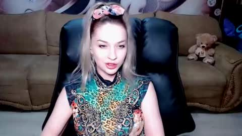private open online show from 12.08.24