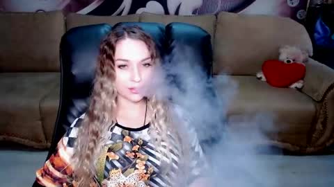Snapshot of lovellymalina chatting on 04.23.26 private open online show from 04.23.26