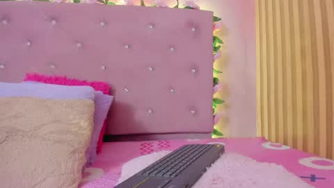 Snapshot of lovely__kiss__ chatting on 06.08.26 Kissy online show from 06.08.26