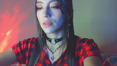 Snapshot of lovely_akira_xwx chatting on 10.21.25 Tami online show from 10.21.25