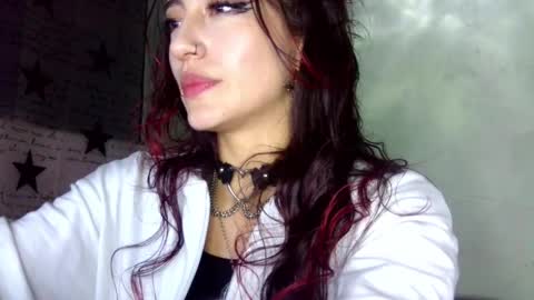 Snapshot of lovely_akira_xwx chatting on 05.12.26 Tami online show from 05.12.26