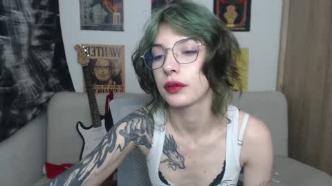 Cassie online show from 02.04.25