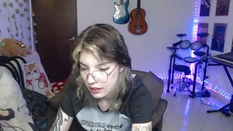 Snapshot of lovely_cass chatting on 11.14.25 Cassie online show from 11.14.25