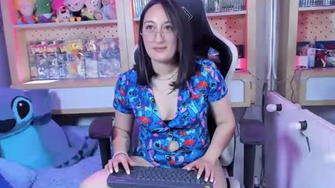 Snapshot of lovely_chloe19 chatting on 01.17.25 Chloe online show from 01.17.25