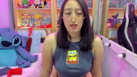 Snapshot of lovely_chloe19 chatting on 03.01.25 Chloe online show from 03.01.25