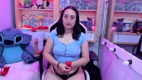 Snapshot of lovely_chloe19 chatting on 03.03.25 Chloe online show from 03.03.25