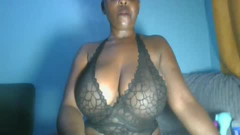 Snapshot of lovely_ebonysweet chatting on 06.06.26 lovely_ebonysweet online show from 06.06.26