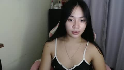 lovely_leah23 online show from 10.21.25