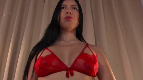 Snapshot of lovely_queens chatting on 10.15.25 online show from 10.15.25