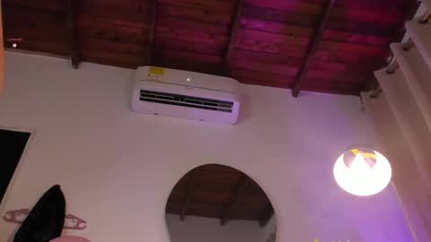 Snapshot of lovely_queens chatting on 11.05.25 online show from 11.05.25