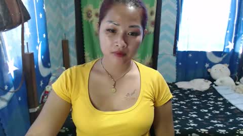 Snapshot of lovely_singlemom chatting on 10.15.25 ask me dear online show from 10.15.25