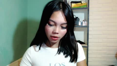 Snapshot of lovely_thea_xoxo chatting on 06.18.26 Thea online show from 06.18.26