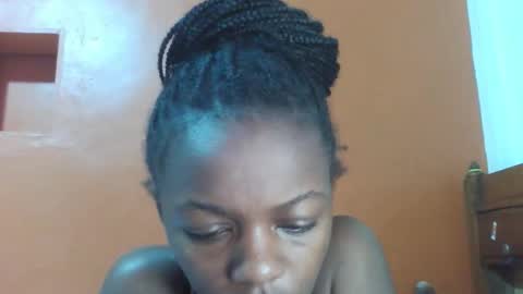 Snapshot of lovely_yvonne chatting on 10.07.25 Lovely yvonne online show from 10.07.25