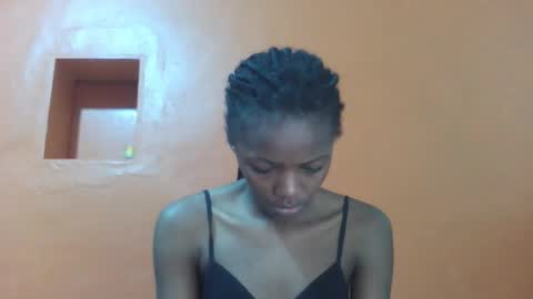 Snapshot of lovely_yvonne chatting on 10.13.25 Lovely yvonne online show from 10.13.25