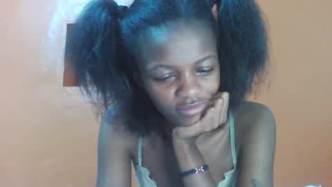 Snapshot of lovely_yvonne chatting on 10.22.25 Lovely yvonne online show from 10.22.25