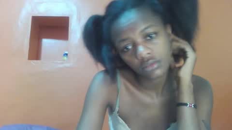 Snapshot of lovely_yvonne chatting on 10.23.25 Lovely yvonne online show from 10.23.25