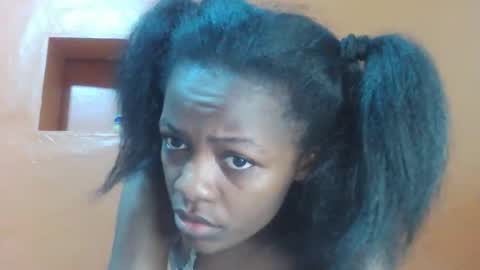 Snapshot of lovely_yvonne chatting on 10.24.25 Lovely yvonne online show from 10.24.25