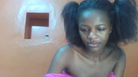 Snapshot of lovely_yvonne chatting on 10.29.25 Lovely yvonne online show from 10.29.25