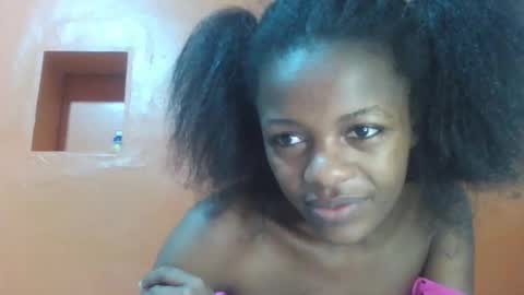 Snapshot of lovely_yvonne chatting on 10.29.25 Lovely yvonne online show from 10.29.25