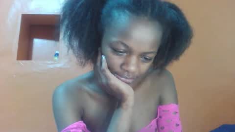 Snapshot of lovely_yvonne chatting on 10.30.25 Lovely yvonne online show from 10.30.25