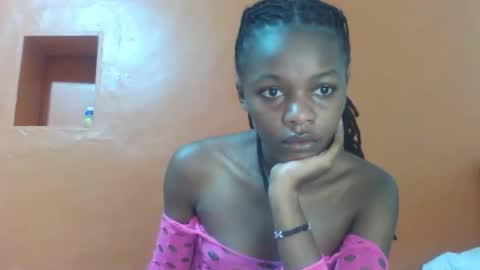 Snapshot of lovely_yvonne chatting on 11.15.25 Lovely yvonne online show from 11.15.25