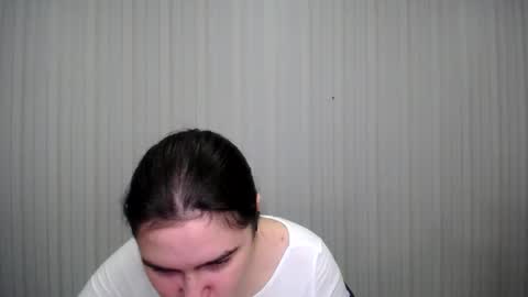 Snapshot of lovelyangel_xx chatting on 12.10.24 lovelyangel_xx online show from 12.10.24