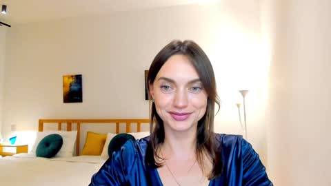 Mia online show from 12.05.24