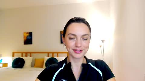 Mia online show from 12.06.24