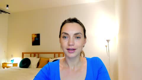 Mia online show from 12.08.24