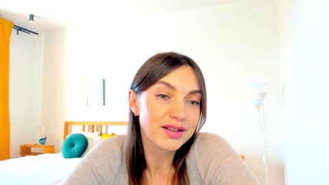 Mia online show from 12.09.24