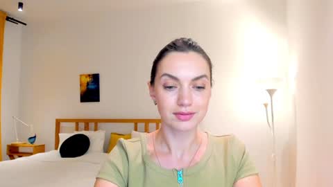 Mia online show from 12.10.24