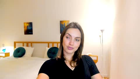 Mia online show from 12.11.24