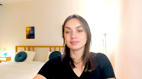 Mia online show from 12.11.24