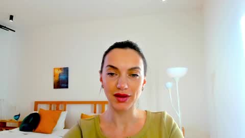 Mia online show from 12.14.24