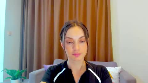 Mia online show from 09.12.25