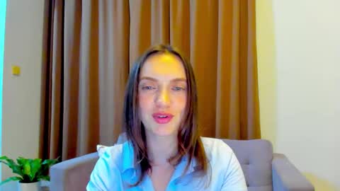 Mia online show from 09.22.25