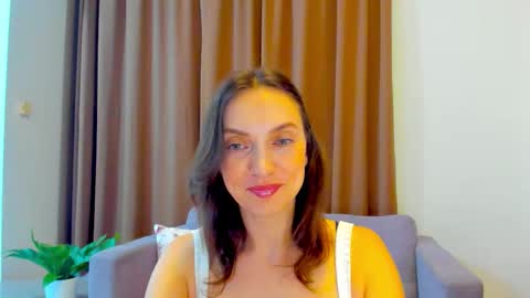 Mia online show from 09.24.25