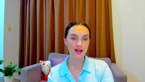 Mia online show from 10.15.25