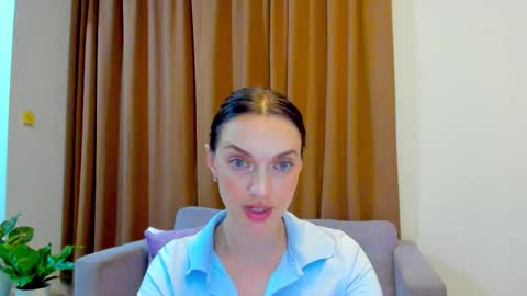 Mia online show from 10.17.25