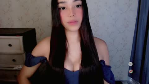 Snapshot of lovelylaiza chatting on 07.22.26 Cutie Laiza online show from 07.22.26