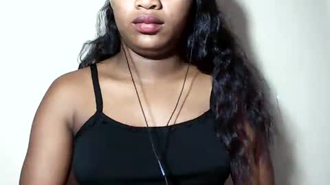 lovelylarra online show from 07.14.26