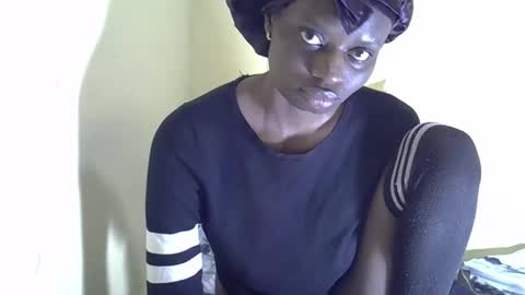 lovelymee2 online show from 10.21.25