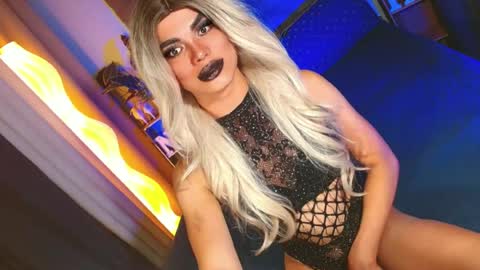 Snapshot of lovelymiss_shyna11 chatting on 06.21.26 lovelymiss_shyna11 online show from 06.21.26