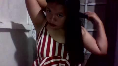 Snapshot of lovelymocha27 chatting on 10.13.25 lovelymocha27s online show from 10.13.25