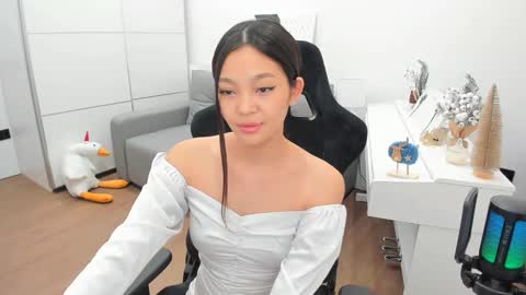 kim online show from 12.17.24
