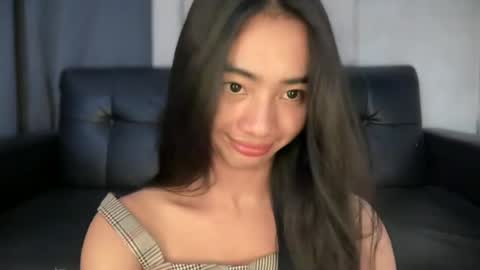 lovelyours_kishia online show from 07.04.26