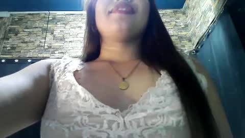 Snapshot of lovelypinay2 chatting on 12.09.24 lovelypinay2 online show from 12.09.24