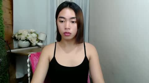 Snapshot of lovelypinay_onboard chatting on 12.19.24 Sofia online show from 12.19.24