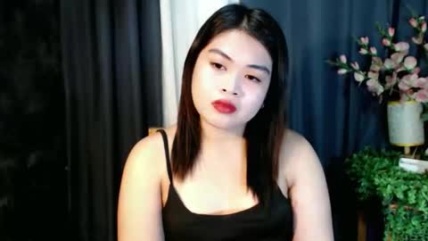 Snapshot of lovelyrhean chatting on 10.01.25 Rhean online show from 10.01.25